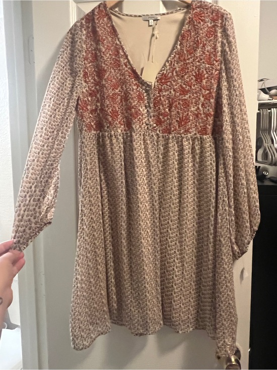 JODIFL Dresses & Skirts - Boho V-Neck Printed Babydoll Dress in Beige & Rust